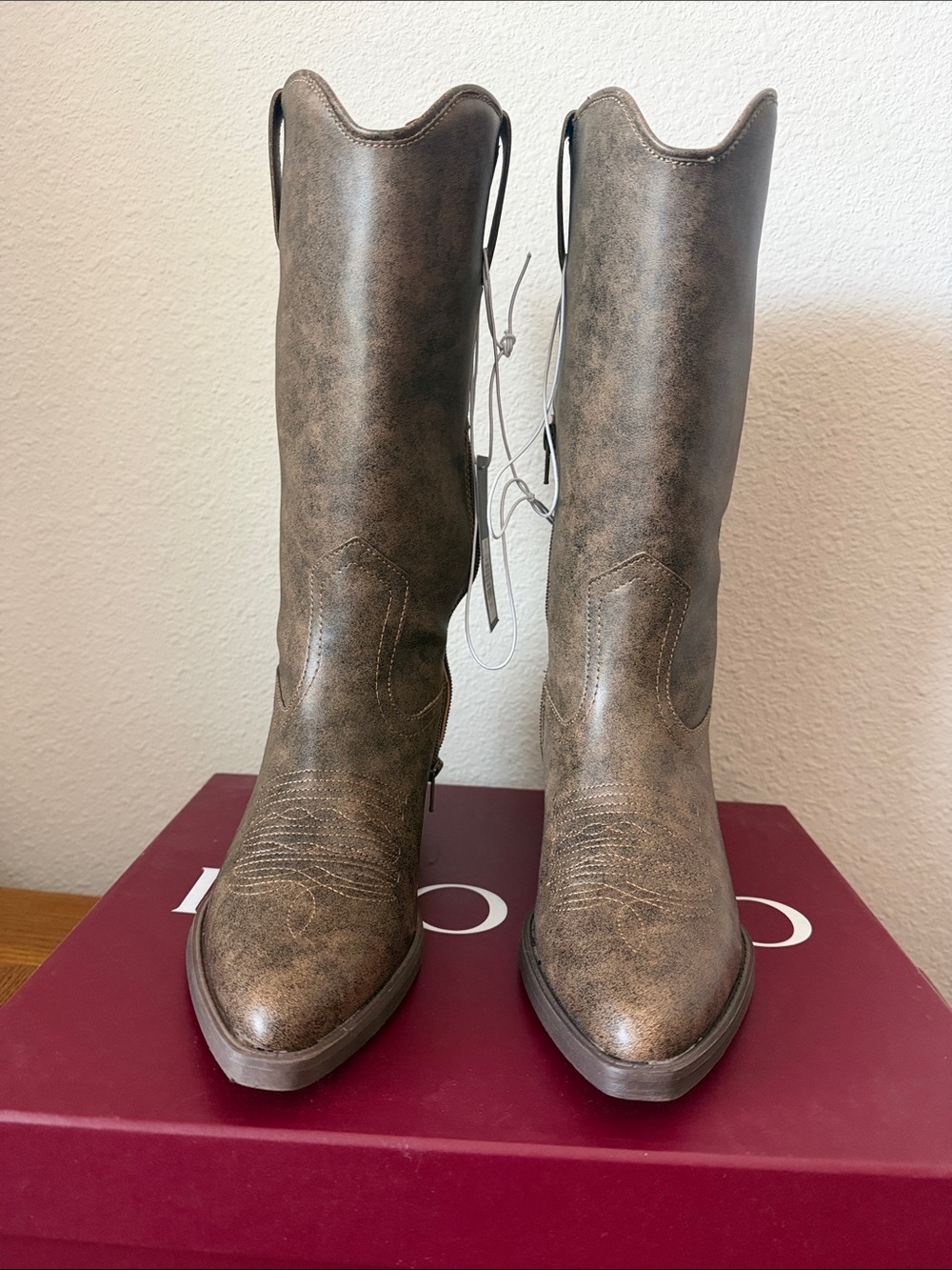 Universal Thread Distressed Brown Cowboy Boots